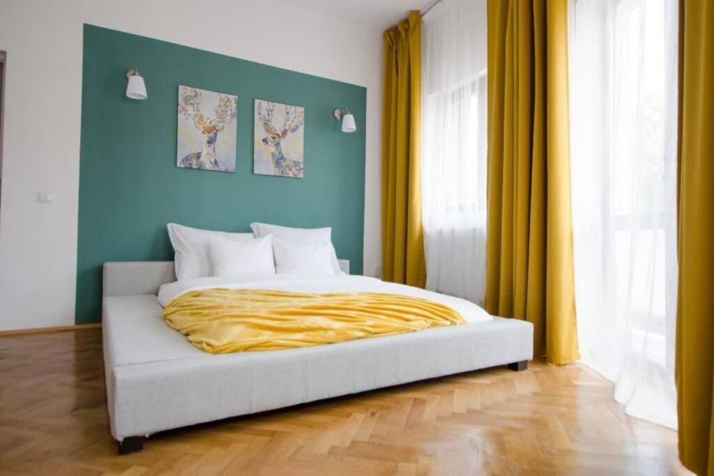 Stylized And Modern Apartment In Букурещ Екстериор снимка